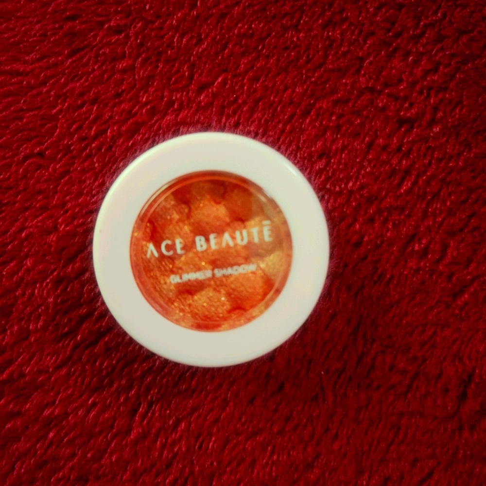 Ace Beauté eyeshadow pod